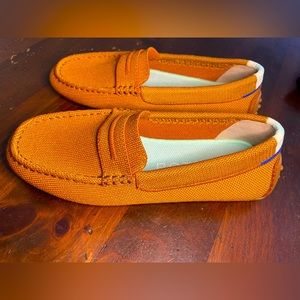 NEW Rothy’s Driving Loafer in Cognac—Women’s size 5